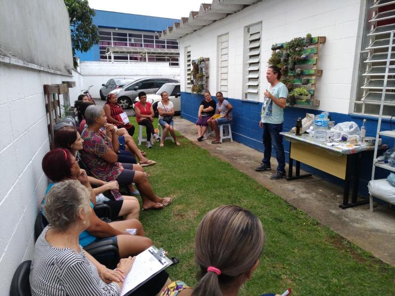 Oficina de Fitoterapia – Ervas e Chás acontece na última quarta-feira de cada mês no Posto de Saúde de Jundiapeba (foto: Divulgação/PMMC)