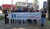 Funcionários das unidades do Cras e Creas de Braz Cubas promoveram a Campanha do Laço Branco em Mogi das Cruzes, pelo fim da violência contra a mulher (foto: Divulgação/PMMC)