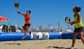 A italiana Flaminia Daina e a venezuelana Patrícia Diaz estão entre as principais jogadores de beach tênis no mundo e farão uma clínica para alunos do Parque da Cidade