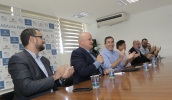 Presidente Adriano Machado falou sobre o processo de modernização da empresa e destacou a diversidade de áreas que recebem produtos da Höganäs (Foto: Ney Sarmento/PMMC)