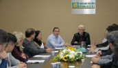 Prefeito Marcus Melo e o secretário José Luiz também detalharam os resultados da pesquisa com moradores e comerciantes em reunião na Associação Comercial (Ney Sarmento/PMMC)