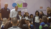Com idade entre 6 e 7 anos, os alunos da EM Profª Ana Maria Barbosa Garcia, no Botujuru, ficaram com o segundo lugar na Mostra com o projeto Seguidor de Linha. (Foto: Junior Lago/PMMC)