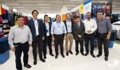 Prefeito Marcus Merlo e autoridades acompanharam a inauguração ao lado do CEO da multinacional de artigos esportivo e representantes da empresa. (Foto: Junior Lago/PMMC)