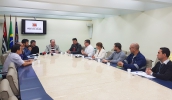 Diretor-geral do Semae e técnicos da autarquia esclareceram dúvidas e detalharam metodologia empregada no tratamento de água (Foto: Julio Nogueira/Semae)