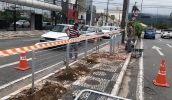 Gradil na rua Olegário Paiva, no Shangai, foi implantado na última sexta-feira para evitar a travessia em local de risco, aumentando a segurança dos pedestres (Divulgação)