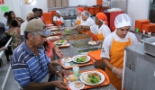 Nas unidades do Bom Prato, as refeições custam R$ 1 no almoço, R$ 1 no jantar e R$ 0,50 no café da manhã (Foto: Ney Sarmento/PMMC)