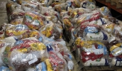 Desde que a distribuição de alimentos teve início, na última sexta-feira, já são 2.277 kits de alimentação entregues para famílias mogianas em situação de vulnerabilidade (Ney Sarmento/PMMC . . .