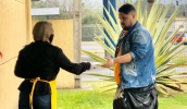 O Fundo Social e os voluntários do programa Família Solidária fizeram a distribuição de máscaras nos terminais de ônibus, para cidadãos que ainda não tinham o equipamento