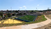 Complexo Esportivo conta com campo de futebol com grama sintética, alambrado, ATI, pista de caminhada, iluminação, serviços de drenagem e paisagismo (Ney Sarmento/PMMC)