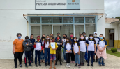 Os estudantes do quinto ano, com a orientação da professora Luciana, apresentaram na publicação suas opiniões, entrevistas e o resultado de pesquisas sobre a situação da mulher. (Divulgação/PMMC) . . .