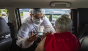 Para fazer agendamento e obter mais informações sobre locais de vacinação e número de doses disponibilizadas é necessário acessar o Clique Vacina (Foto: Pedro Chavedar/PMMC)