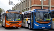 Linha Expressa do sistema Pronto! terá ônibus na cor laranja, enquanto o Circula Saúde terá destaque na cor azul para facilitar a identificação dos passageiros (Pedro Chavedar/PMMC)