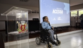 A advogada Hadassa Machado fez uma palestra para os presentes, contou a sua experiência e enalteceu o protagonismo do município com esta ação inovadora (Pedro Chavedar/PMMC)