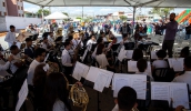 O início das obras da Escola Viva contou com a participação a Banda Infanto-Juvenil do projeto Pequenos Músicos... Primeiros Acordes da Escola, sob regência do maestro Allan Caetano. (Pedro Chave . . .