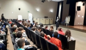 No Cempre Prof. José Limongi Sobrinho, no Botujuru, uma jornalista conversou com os alunos. (Divulgação/PMMC)