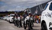 As forças de segurança da cidade participaram do desfile com viaturas, motos e efetivo. (Warley Kenji/PMMC)