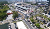 Novo sistema viário melhora a fluidez dos veículos e amplia a segurança dos pedestres que circulam nas proximidades do Mercado do Produtor (Divulgação/PMMC)