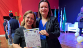 Denise Barreto, que também participou da apresentação de trabalhos científicos, recebeu o prêmio Scientic Innovation pelo seu trabalho de mestrado desenvolvido na rede municipal de ensino de Mogi . . .