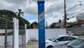Totem de segurança instalado em frente à escola municipal Professor Rodolpho Mehlmann flagrou a ação dos jovens na manhã deste domingo (Divulgação)