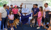 Prefeito Caio Cunha, vice Priscila Yamagami e autoridades oficializaram a entrega do Play Pet no domingo (3/3) pela manhã (Divulgação/PMMC)