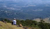 Ponto mais alto de Mogi das Cruzes, o Pico do Urubu oferece uma vista privilegiada da cidade e é ponto para a prática de esportes de aventura (Warley Kenji/PMMC)