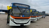 Novos ônibus da concessionária Princesa foram apresentados na garagem da empresa e irão substituir veículos mais antigos do sistema de transporte coletivo (Divulgação/PMMC)