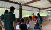 Voluntários de diferentes países e membros da comunidade e equipe escolar participaram do curso e das obras na escola. (Divulgação/PMMC)