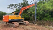 Córrego Oropó começa a receber obras de desassoreamento em parceria com SP Águas e os trabalhos se estenderão por cerca de 1.300 metros (Divulgação/ PMMC)