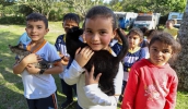 Crianças tiveram contato com animais abrigados no Nubea: pets recebem cuidados veterinários e podem ser adotados (Divulgação/PMMC)