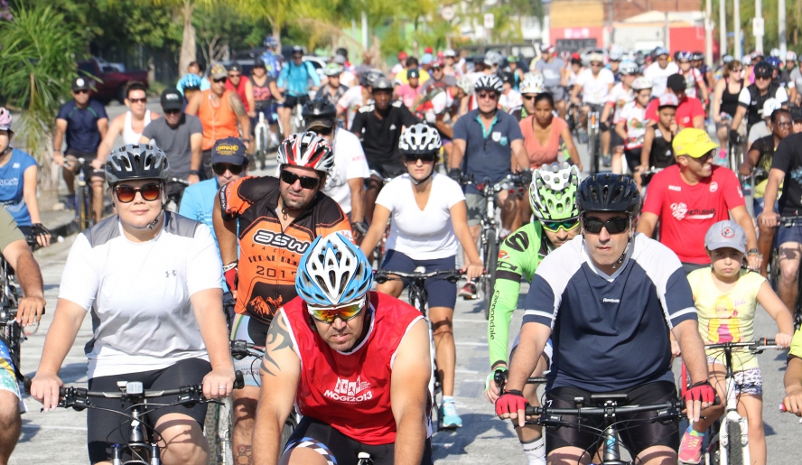 Passeios ciclísticos recebem bom público na cidade e estão se tornando tradicionais: evento do próximo domingo terá trajeto entre os Parques Centenário e Leon Feffer. (Foto: Ney Sarmento/PMMC)