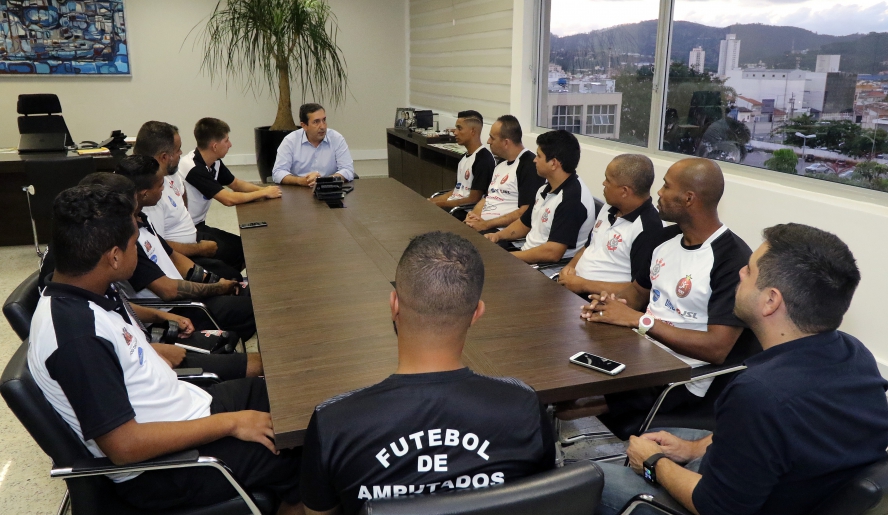 2017-03-22_futebol_amputados_int1.jpg