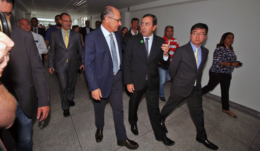 Governador Geraldo Alckmin foi recebido pelo prefeito Marcus Melo e percorreu as instalações do novo Fórum de Braz Cubas (Foto: Guilherme Berti/PMMC)