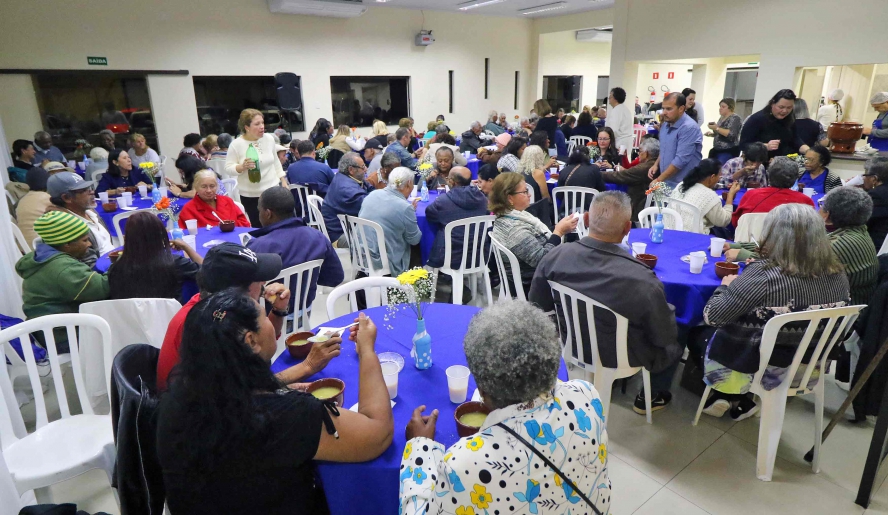Cerca de 100 pessoas participaram do jantar realizado no salão da Loja Maçônica, no Alto Ipiranga (foto: Ney Sarmento/PMMC)