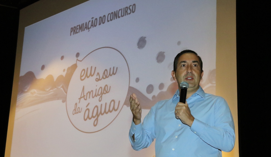 Prefeito Marcus Melo participou do evento e destacou ações que contribuem para reduzir a poluição no rio Tietê (Foto: Ney Sarmento/PMMC)