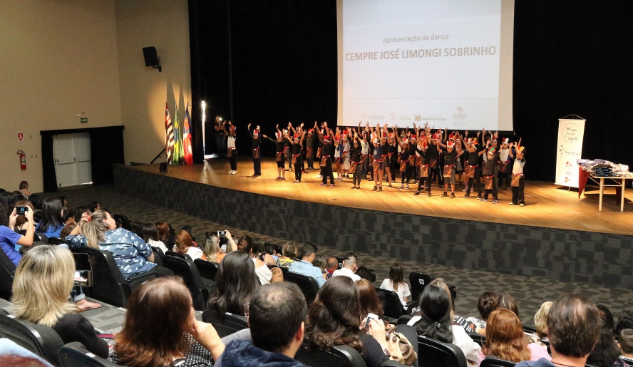 Cerimônia de premiação foi realizada no auditório do Cemforpe (Foto: Ney Sarmento/PMMC)