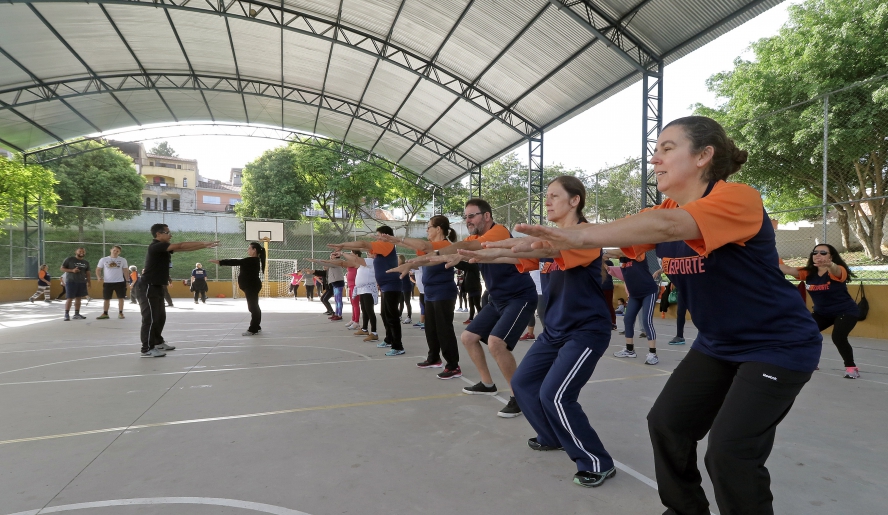 Centro Esportivo do Jardim Camila oferece atividades físicas gratuitas voltadas a crianças, adultos e idosos, além de espaço para recreação (Ney Sarmento/PMMC)