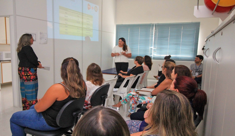 O grupo de voluntárias se reuniu pela manhã na sede da AACD de Mogi das Cruzes e a gestora administrativa da unidade. Luciana Martins, agradeceu ao apoio (Guilherme Berti/ PMMC)