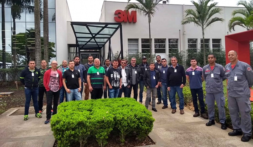 Funcionários da Secretaria de Transportes, Semae, Guarda Municipal e Corpo de Bombeiros participaram nesta sexta-feira de um curso sobre sinalização de trânsito (Divulgação)