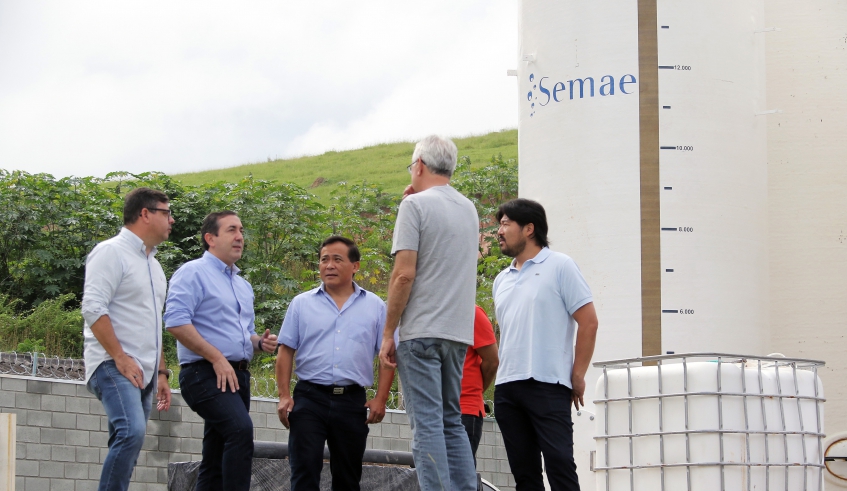 Estrutura em fase de implementação na Vila Andrade é o primeiro sistema isolado de tratamento de esgoto; prefeito vistoriou obra nesta quinta-feira (Foto: Ney Sarmento/PMMC)