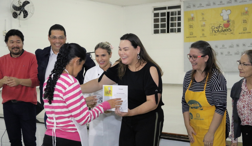 A primeira turma da Associação Social para Educação e Tratamento dos Excepcionais e quinta do projeto Chefs Notáveis teve cerimônia de formatura ontem (Ney Sarmento/ PMMC)