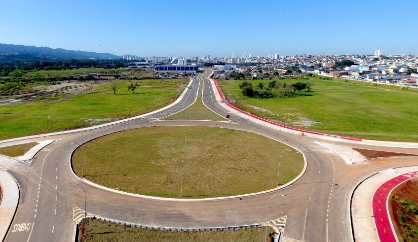 No total, o corredor Leste-Oeste possui 10,5 quilômetros de extensão e investimento de R$ 100 milhões (Foto: Ney Sarmento/PMMC)