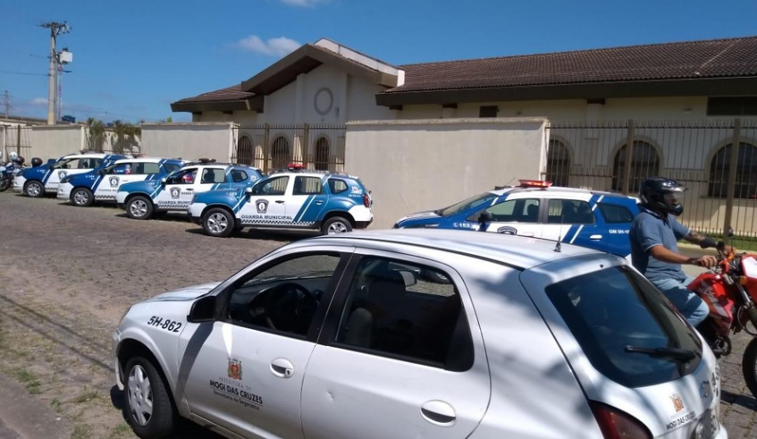 Ação contra a aglomeração de pessoas em Jundiapeba teve a participação da Guarda Municipal e do Departamento de Fiscalização de Posturas (Divulgação)
