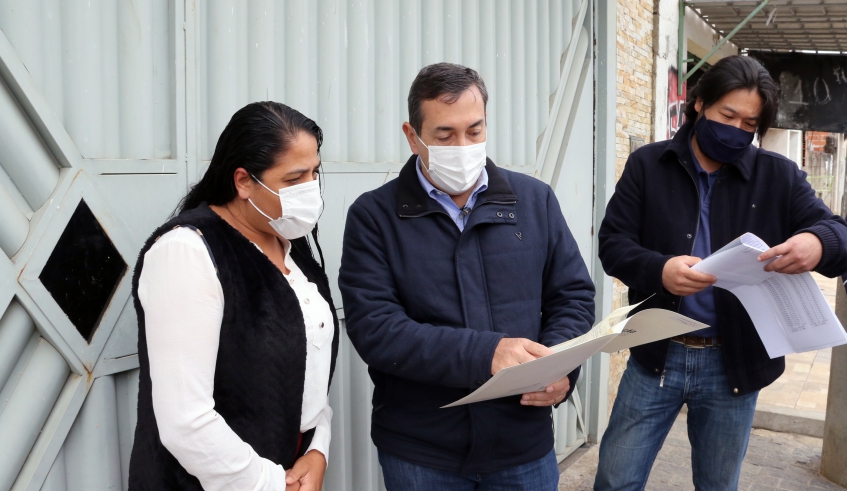 A exemplo do que foi realizado no dia 29 de junho, o prefeito Marcus Melo entregará neste sábado mais 51 títulos, a moradores da Vila Municipal e CDHU da Vila Cléo (Ney Sarmento/PMMC)
