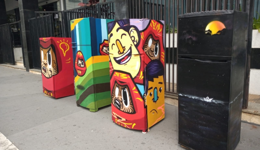 Geladeiras personalizadas e recheadas de livros serão instaladas em diversos pontos da cidade e funcionarão como bibliotecas itinerantes, pelo projeto Cuca Fresca