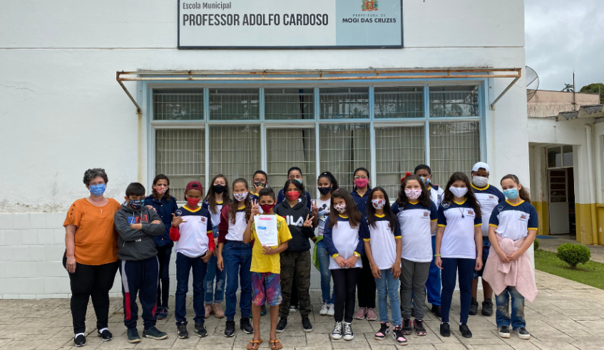 Os estudantes do quinto ano, com a orientação da professora Luciana, apresentaram na publicação suas opiniões, entrevistas e o resultado de pesquisas sobre a situação da mulher. (Divulgação/PMMC) . . .