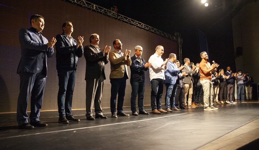 Prefeito Caio Cuinha recebeu lideranças políticas, empresariais e culturais no Cemforpe para a apresentação do Projeto Mogi 500 Anos (Pedro Chavedar/PMMC)