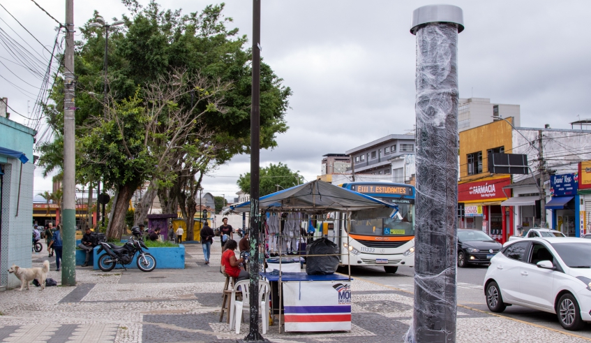 Totens de segurança estão sendo instalados em dez locais em Mogi das Cruzes, como na praça Prefeito Francisco Ribeiro Nogueira, no Centro (Divulgação/PMMC)