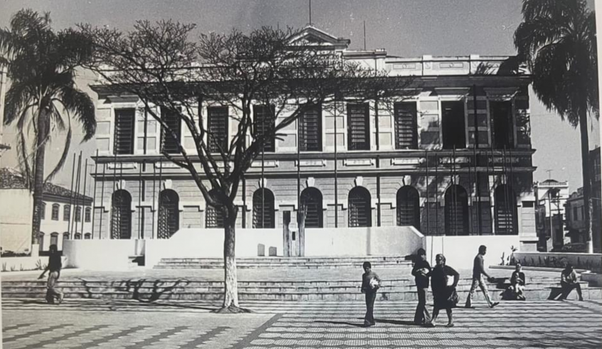 Criada em agosto de 1896, a escola é um marco da educação no município e referência enquanto patrimônio histórico e cultural de Mogi das Cruzes. Esta foto é de 1948. (Divulgação/PMMC)