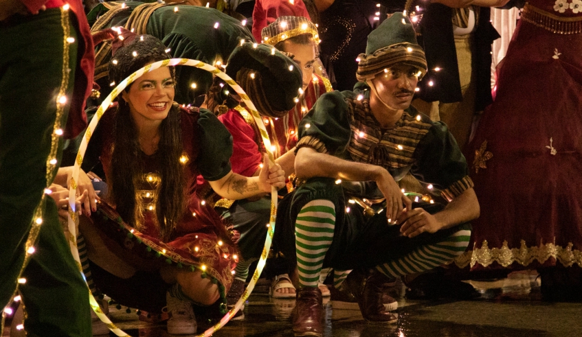 A programação Mogi das Luzes tem sequência nesta segunda-feira (4), com o Coral de Natal dos alunos da Escola Municipal Coronel Almeida (Warley Kenji/PMMC)