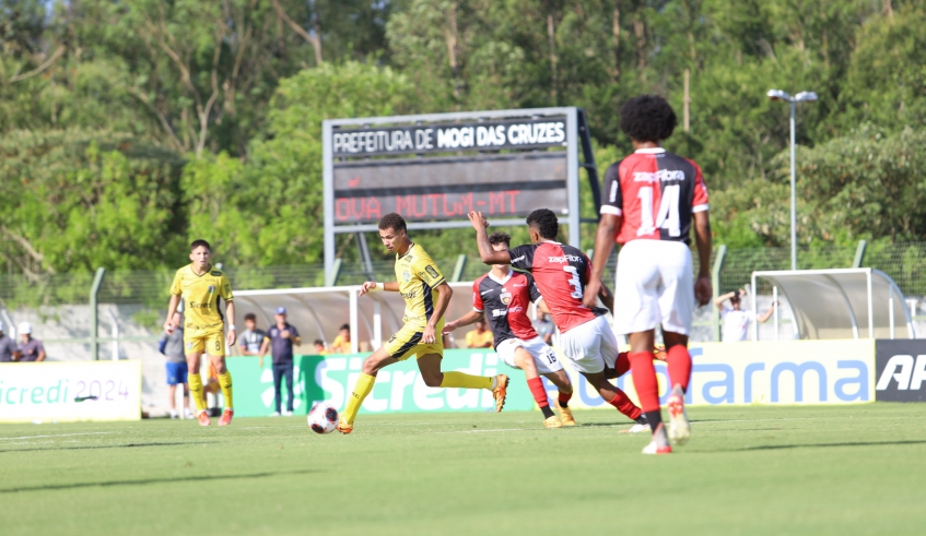 Ao fim da terceira rodada da fase de grupos, o Nova Mutum (MT) bateu o Capital (TO) por 5 a 1, no Nogueirão, e se classifica para segunda fase da Copinha (Divulgação/PMMC)